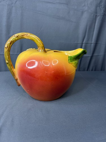 Apple pitcher cute worm branch - cute,